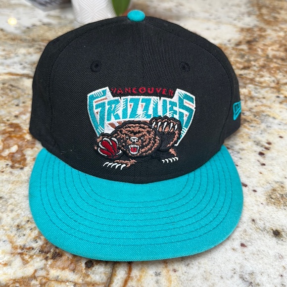 Vintage Grizzly Vancouver Basketball team, baseball hat Rare (E1) - Picture 1 of 7